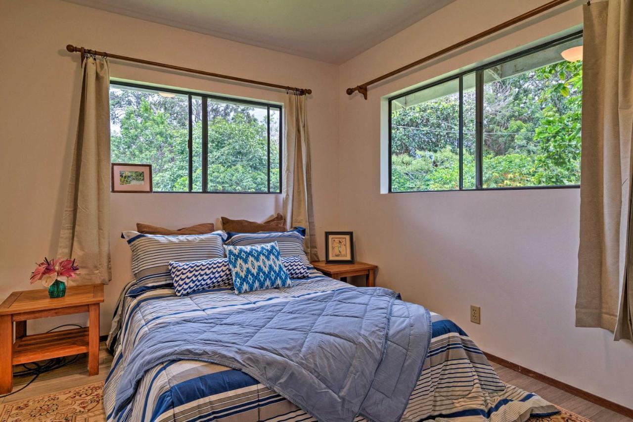 Peaceful Abode With Deck, 13 Mi To Black Sand Beach! Naalehu Kültér fotó