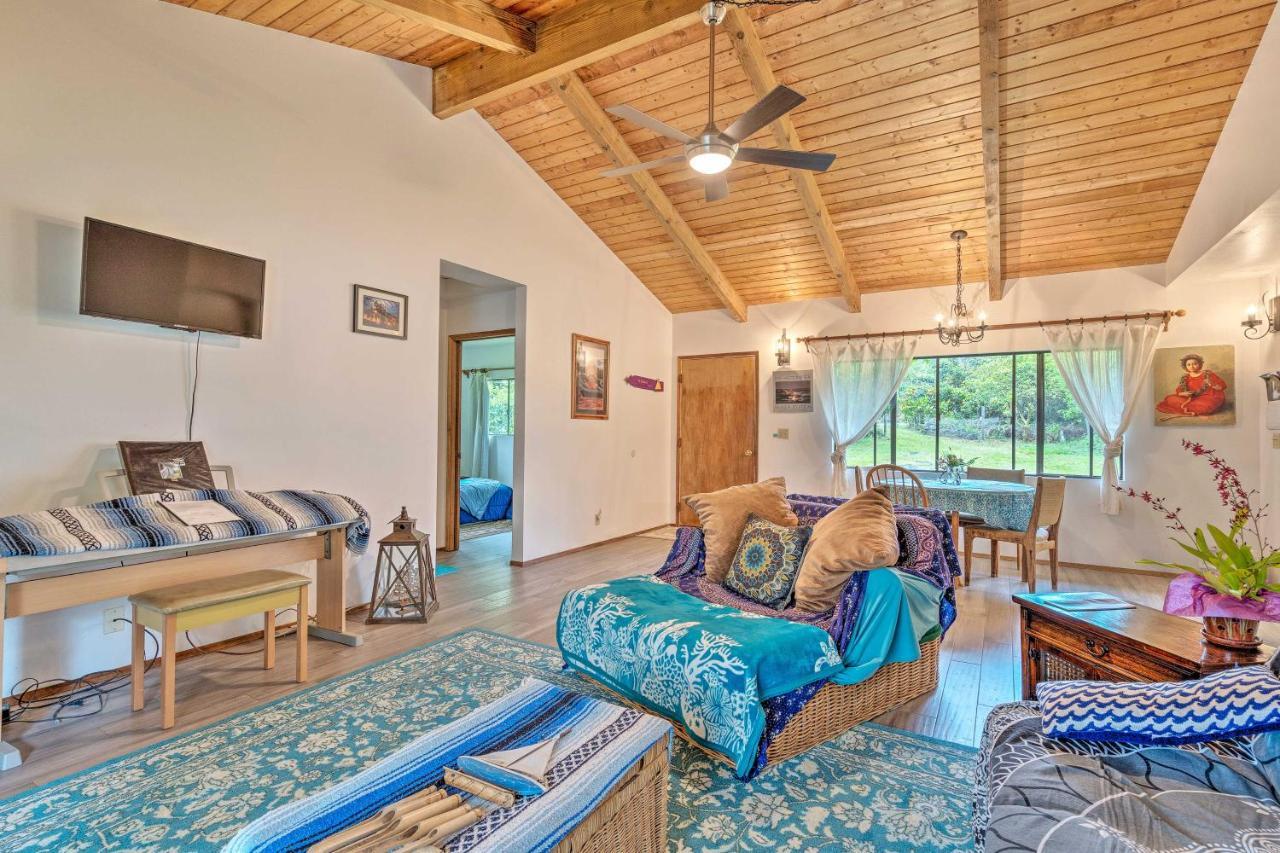 Peaceful Abode With Deck, 13 Mi To Black Sand Beach! Naalehu Kültér fotó